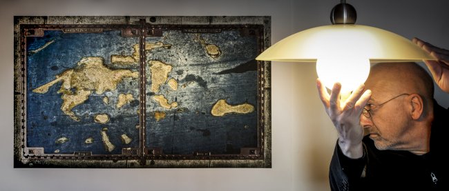 Signature avec ALAN HUMEROSE autour de la publication de son ouvrage : Le Grand Atlas des yeux baissés